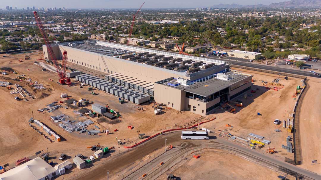 datacenterprojectdelays-construction.jpg